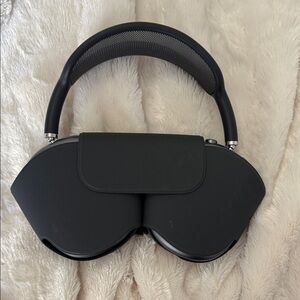 Apple Over-Ear Headphones - Black